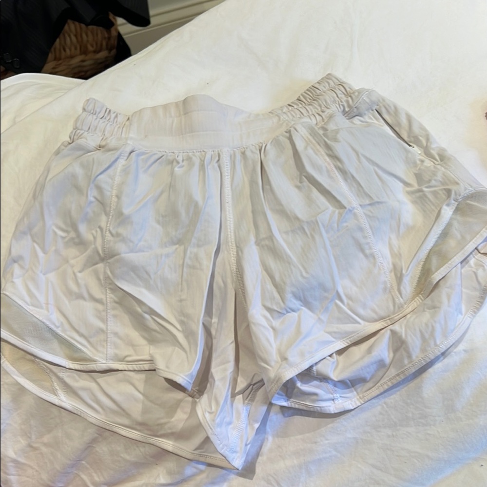 Lululemon Athletica White Athletic Shorts Lightweight Relaxed Fit